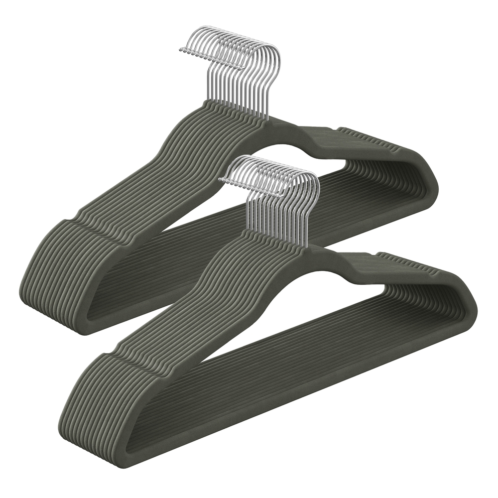 30 Velvet Hangers